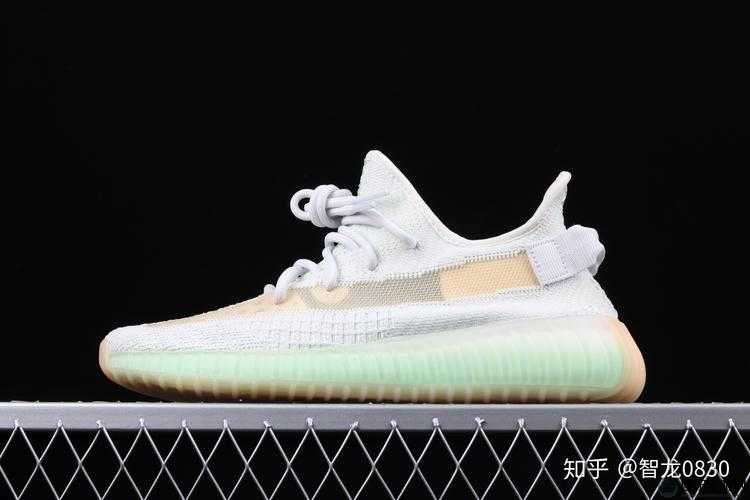 Yeezy 亚洲限定 美洲限定：潮流碰撞新时尚